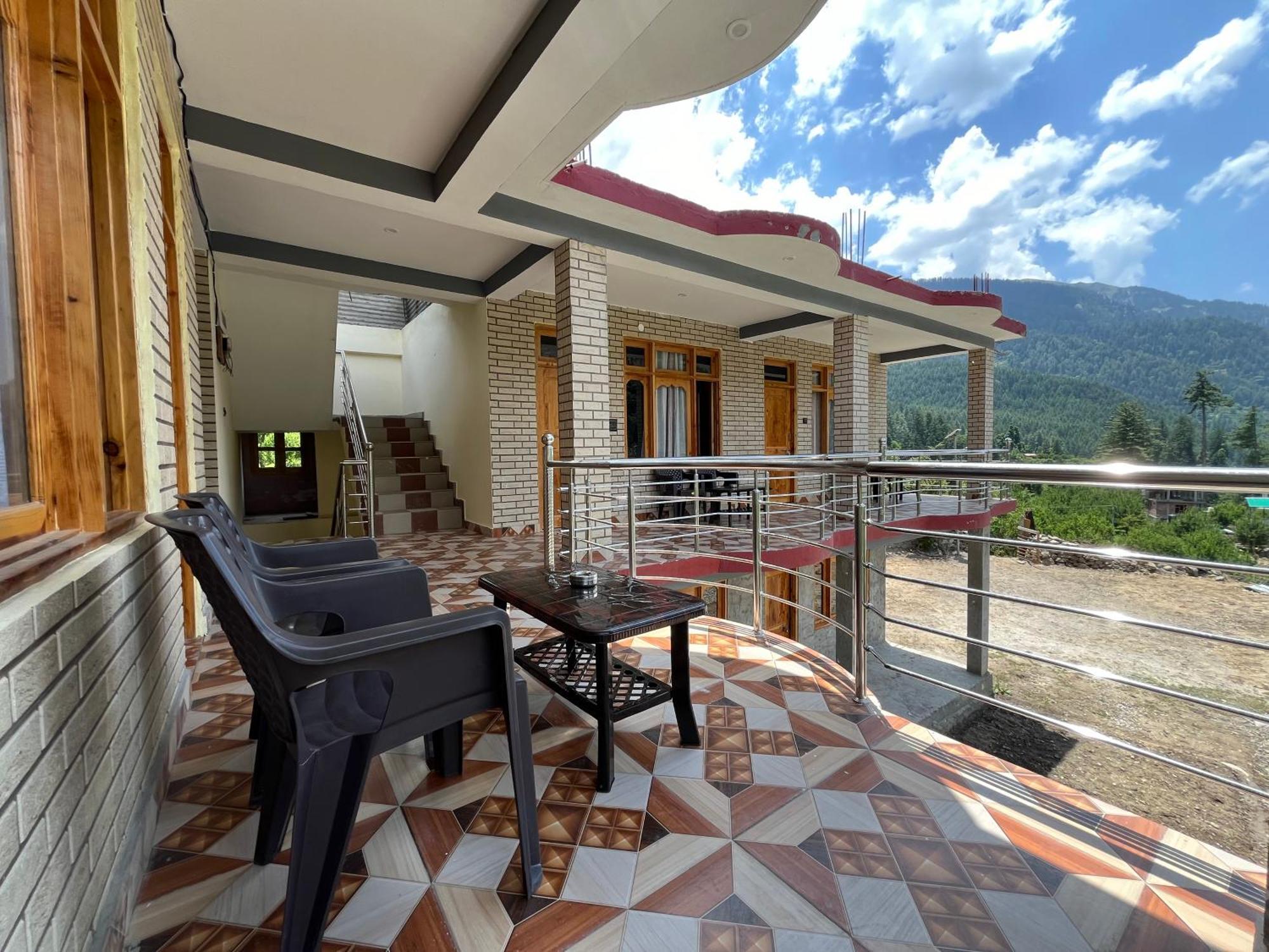 Golden Luck Mann Cafe Hotel Kalgha Ngoại thất bức ảnh